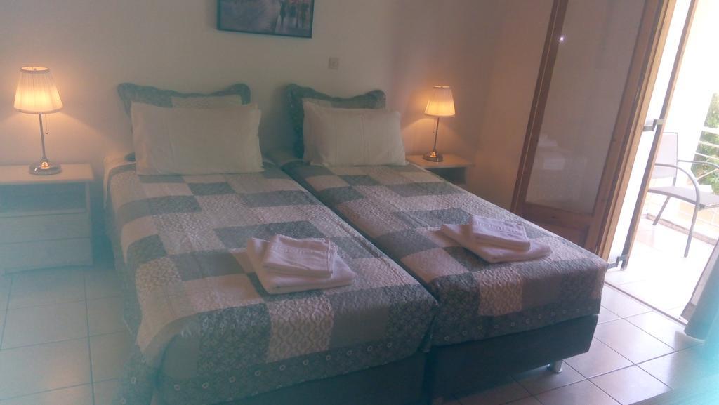 Marketos Apartments スヴォロナータ エクステリア 写真